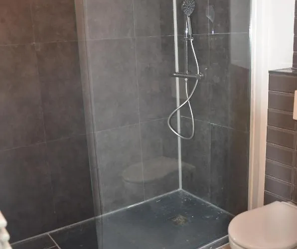 La Cave Au Chat'pitre / L'etable